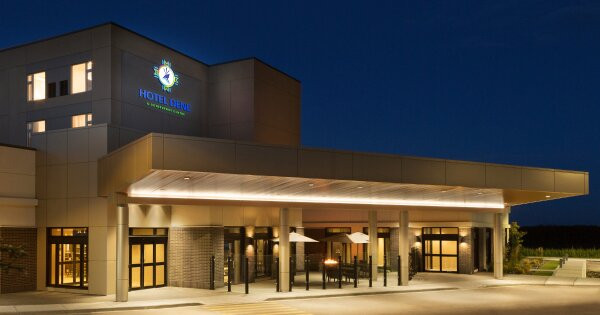 Hotel Dene & Conference Centre主图