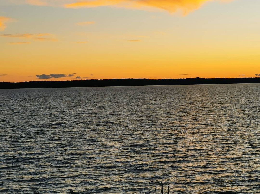 蜜月湖试金石酒店主图