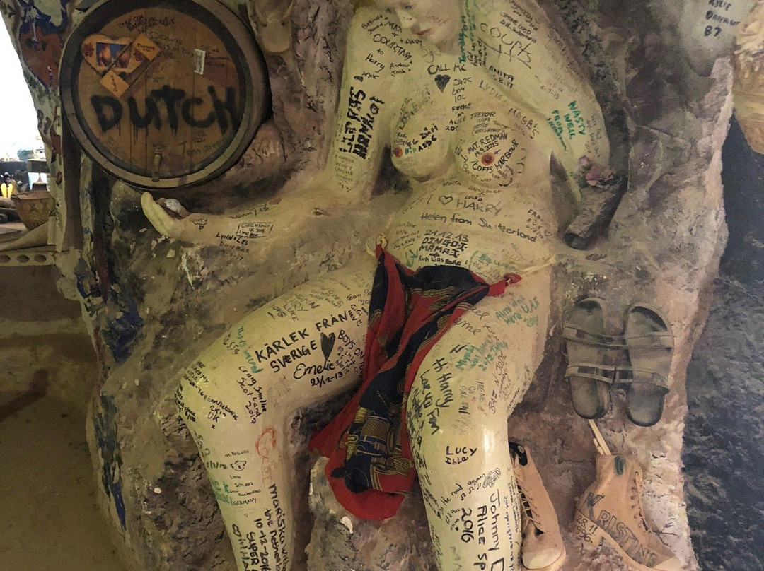 Crocodile Harry’s Underground Nest-库伯佩迪必去景点