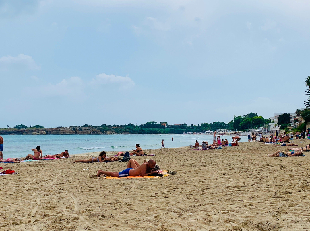 Spiaggia Fontane Bianche景点图片