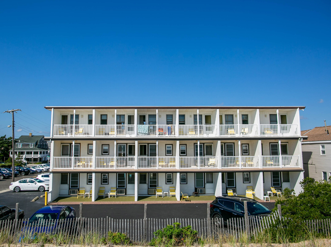 Coral Seas Oceanfront Motel主图