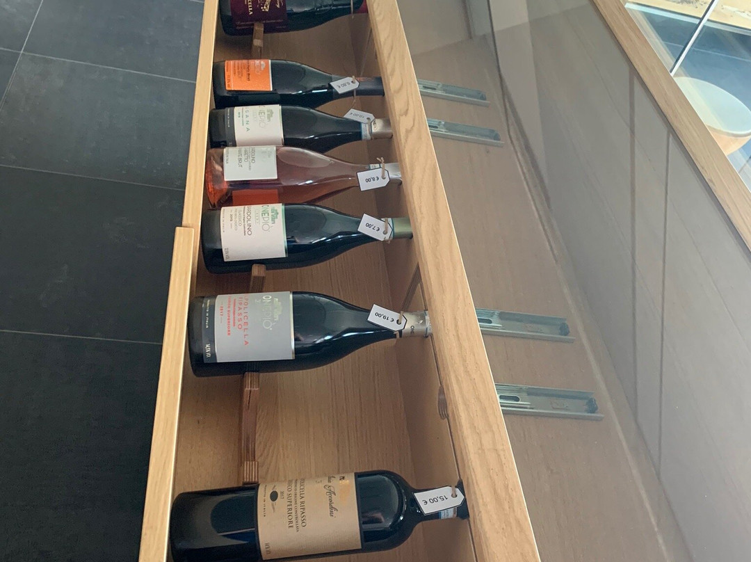 Onepiò Winery-代森扎诺-德尔加达必去景点