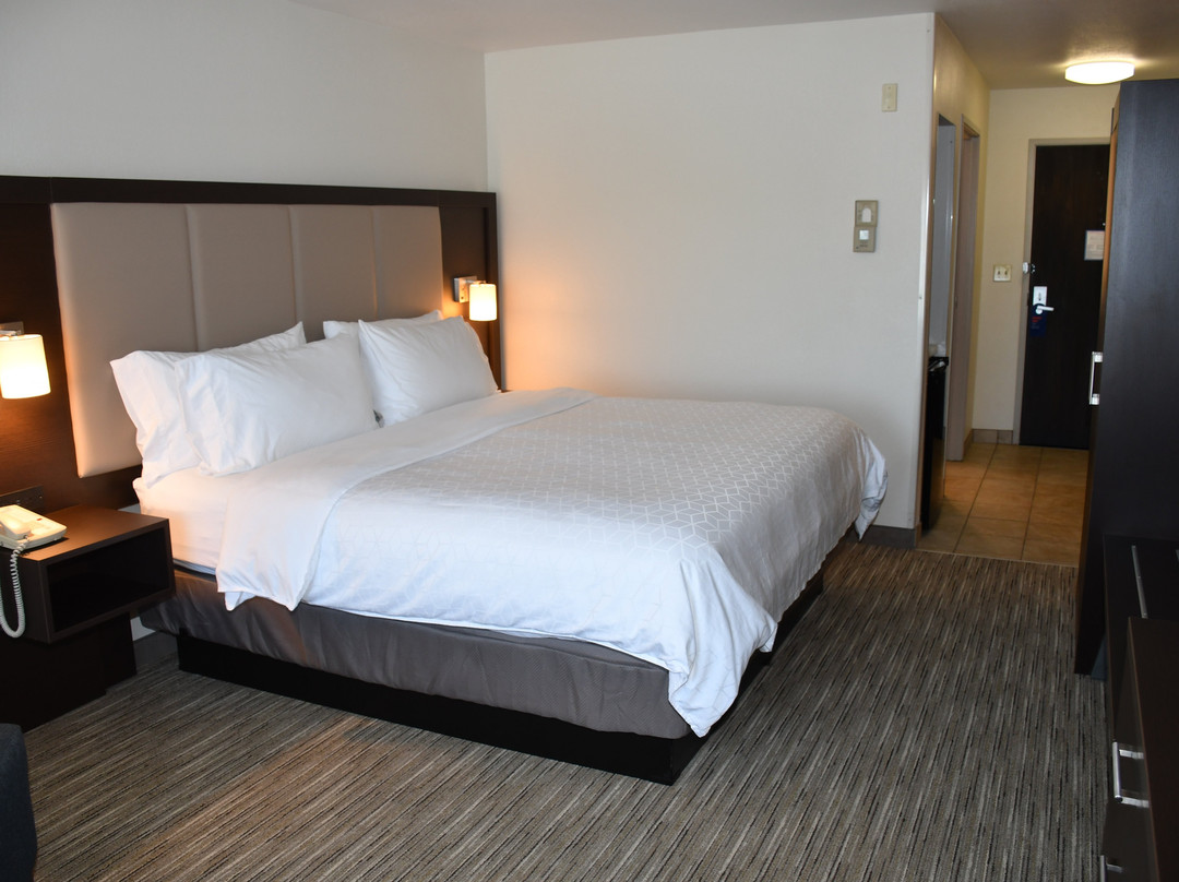 Holiday Inn Express & Suites Evanston by IHG主图