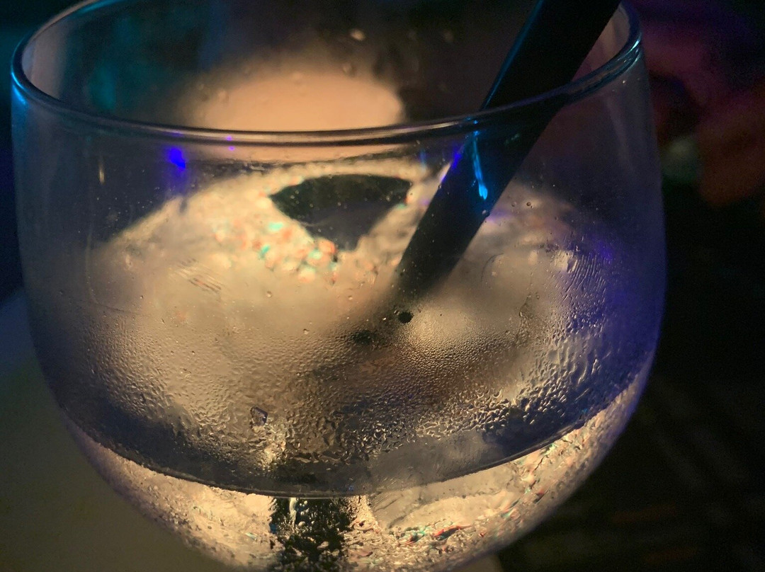 Makarana Bar-玛卡沙必去景点