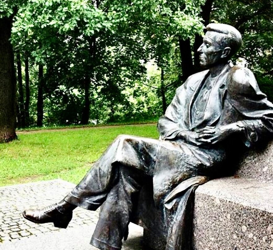 Monument to Mikhail Zoshhenko景点图片