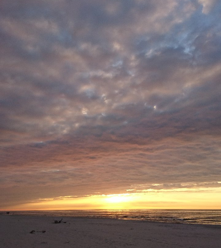 Debki Beach景点图片