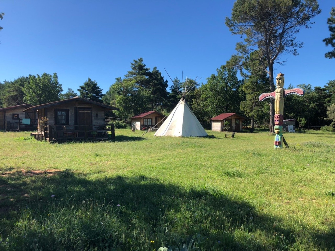 Les Cabanes De Riquier