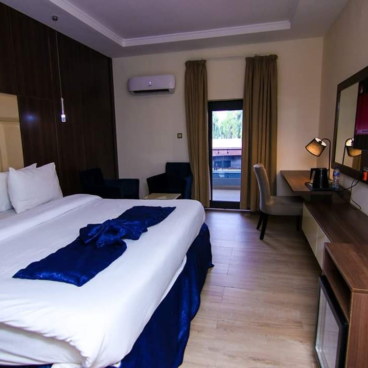 Villa Toscana Hotel Asaba主图