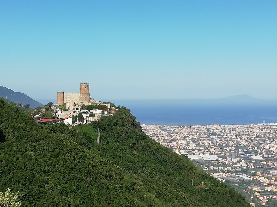 La Riviera dei Fiori - Castello di Lettere景点图片