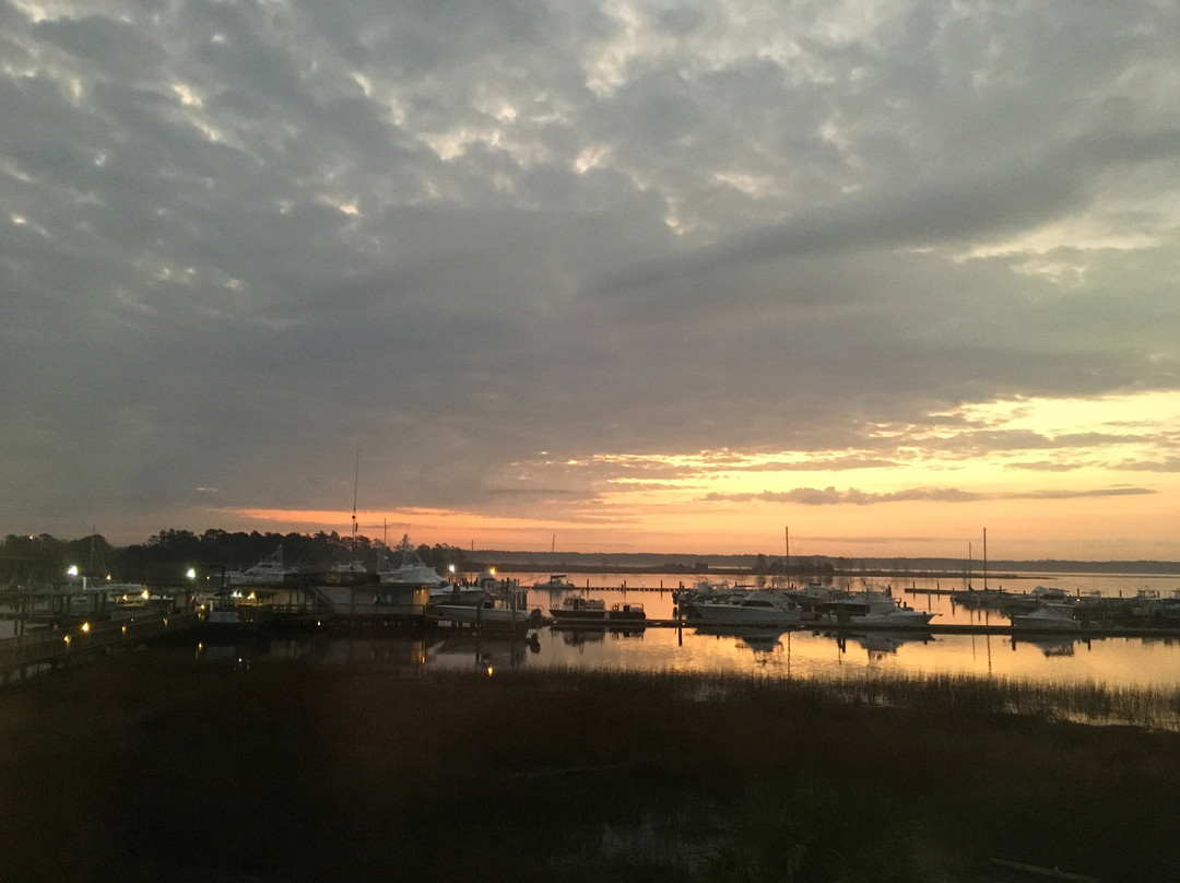 乔治敦码头希尔顿恒庭酒店主图