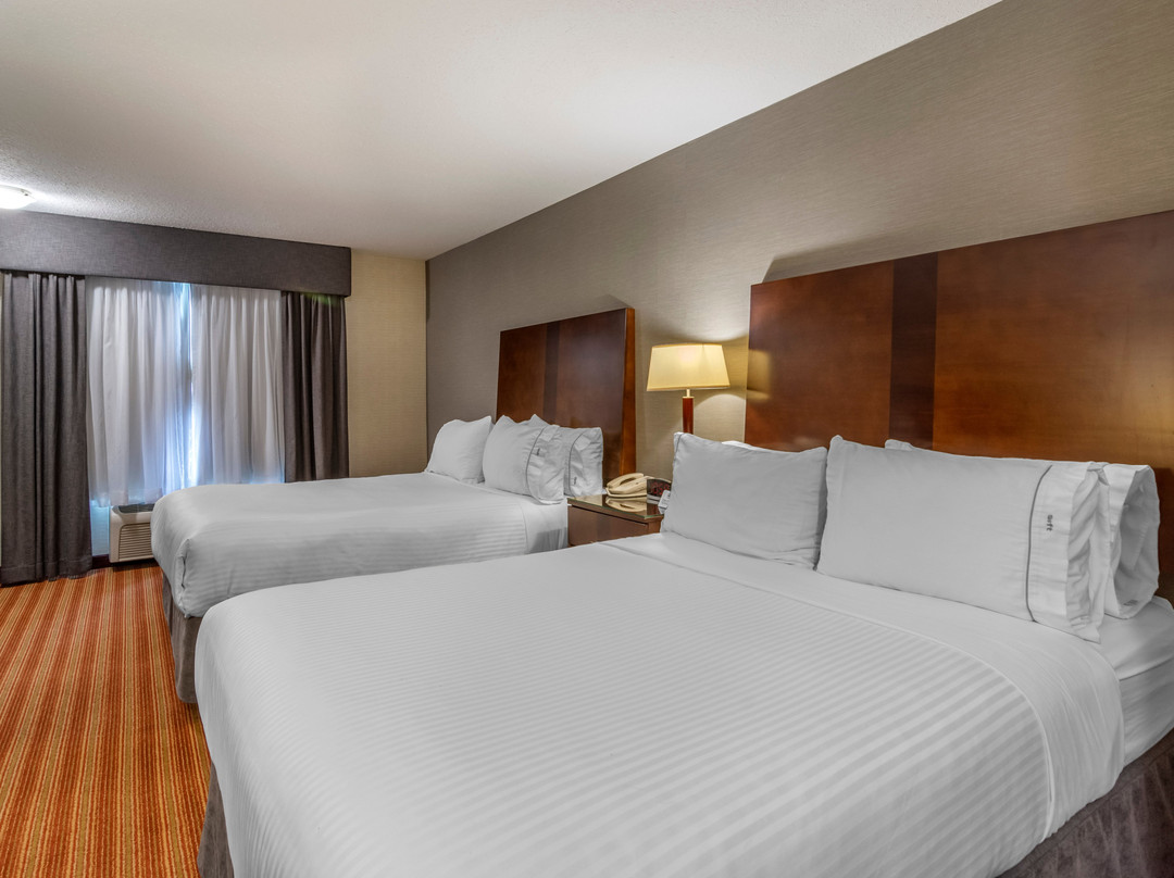 Devonian Hotel and Suites主图