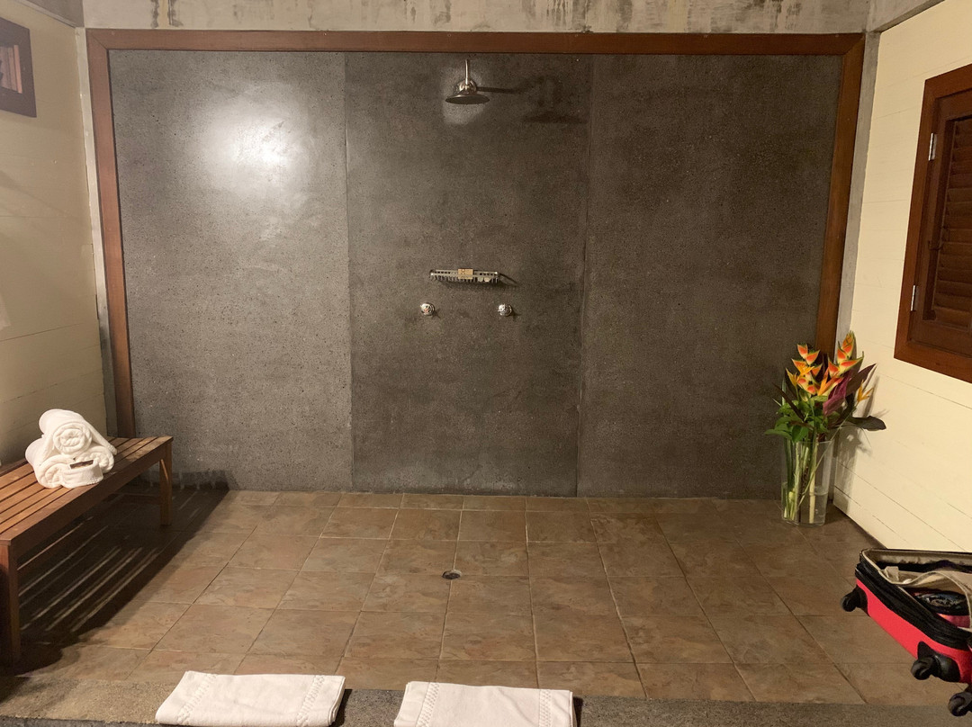 Pagua Bay House Oceanfront Cabanas主图