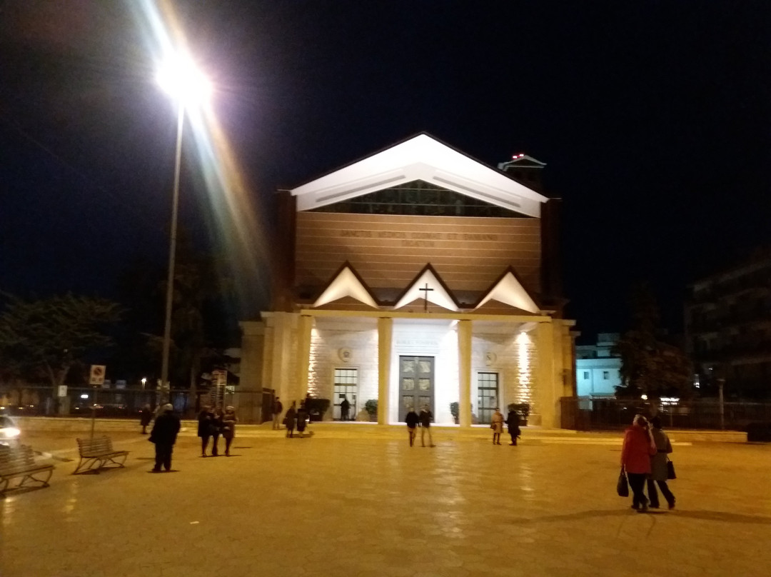 Basilica dei Santi Medici Cosma e Damiano-Bitonto必去景点