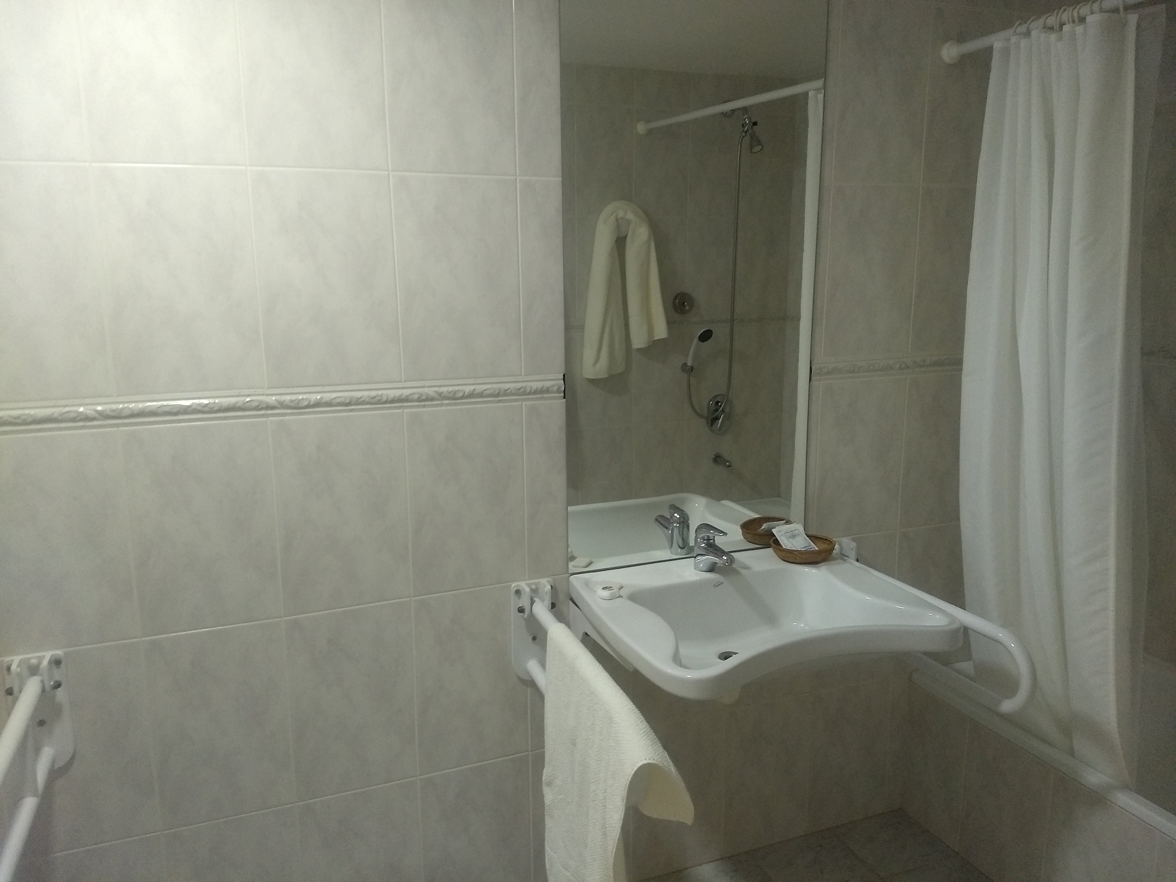 Paradores Austral Bahia Blanca-浴室