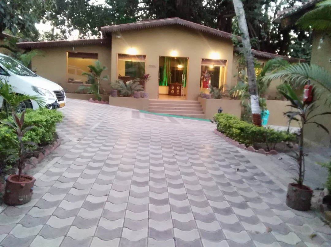 Gir Lion Safari Camp主图