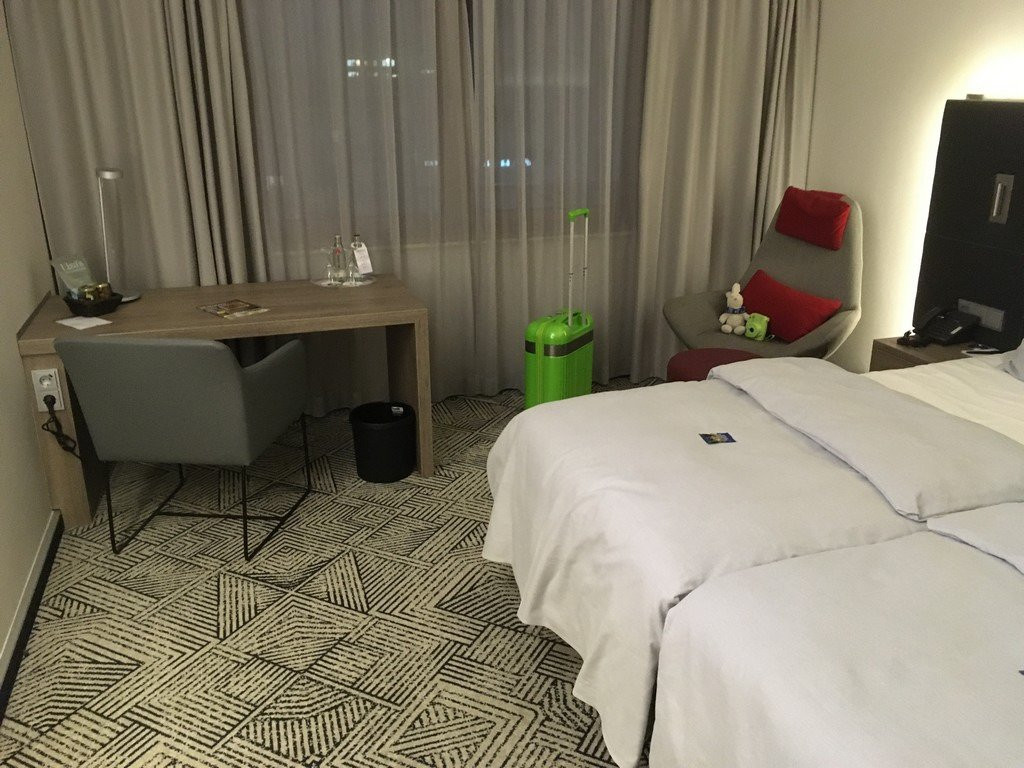 国敦酒店主图