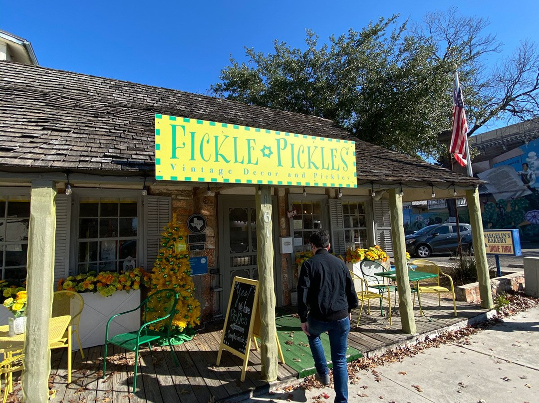 Fickle Pickles Antiques and Pickles景点图片