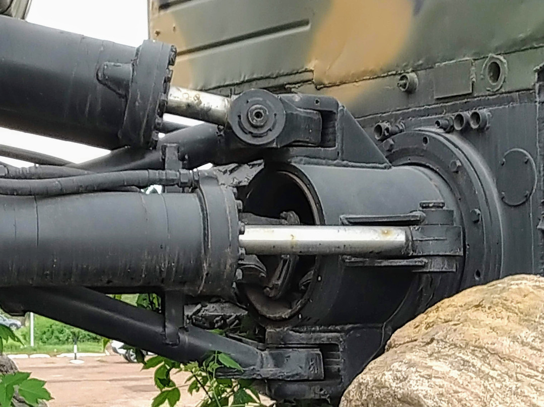 Monument to the Creators of Two-Link Conveyors Vityaz