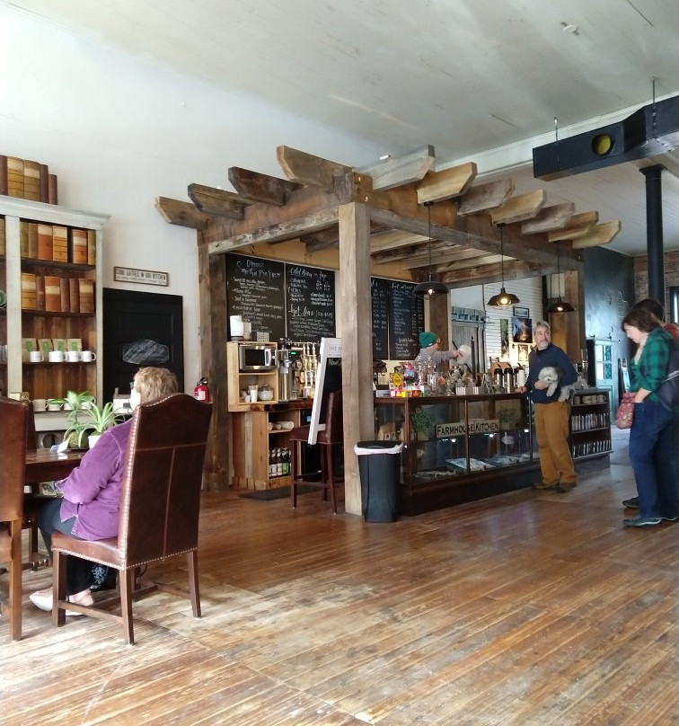 The Farmhouse Mercantile & Coffee Bar-Sylva必去景点