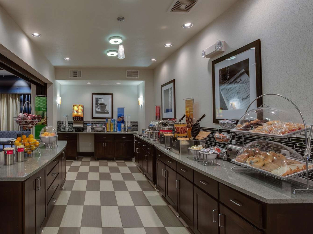 Hampton Inn & Suites Elyria主图