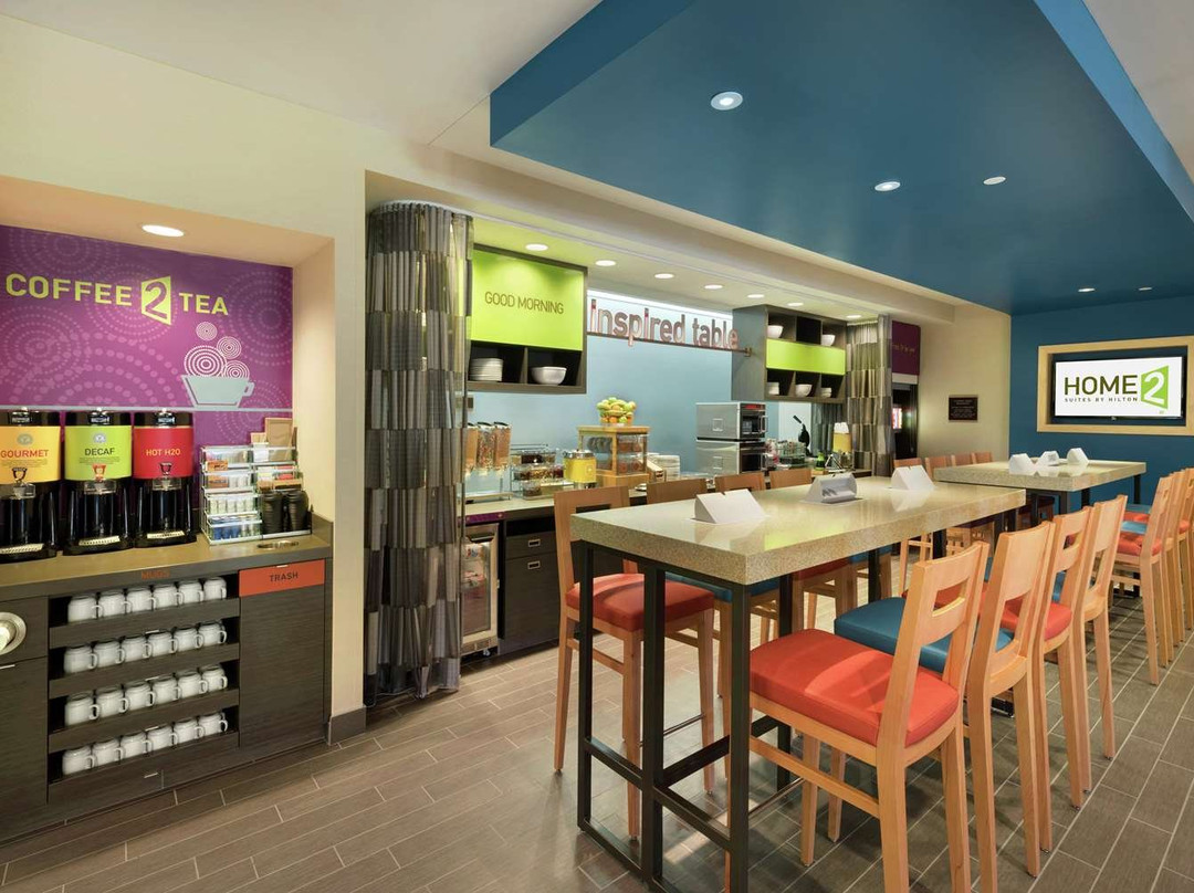 Home2 Suites By Hilton Milwaukee Airport主图