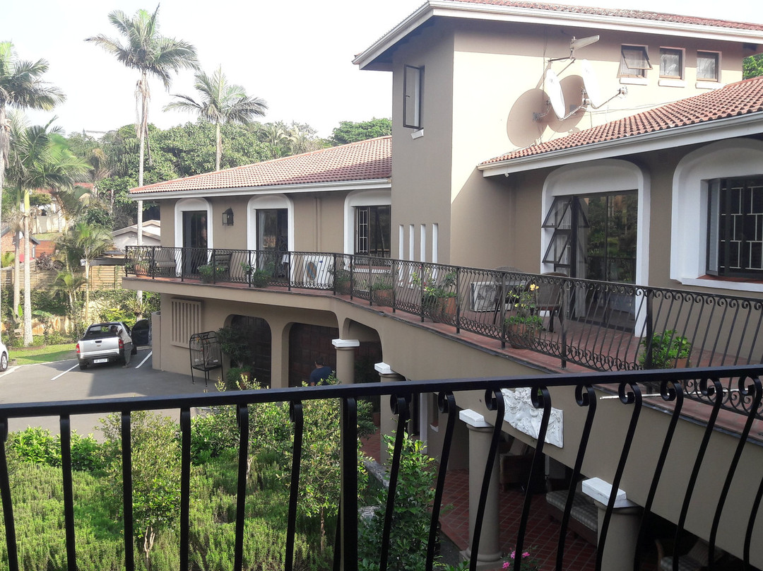 2 on Valley Villa主图