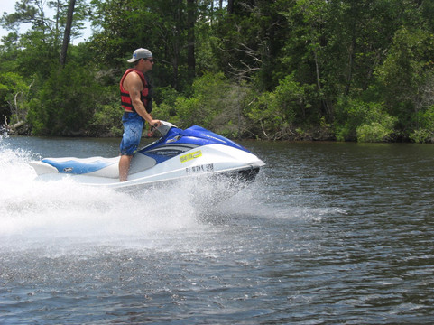 Power Up Watersports-华尔顿堡滩必去景点