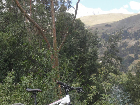 Free Biking Tour Huaraz-瓦拉斯必去景点