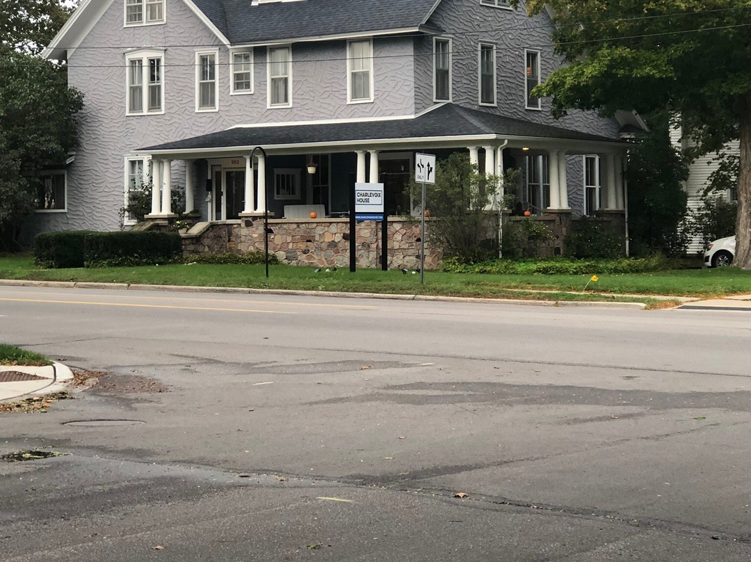 Charlevoix House主图