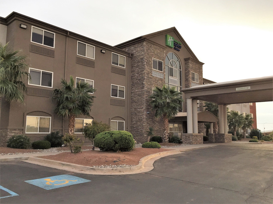 Holiday Inn Express & Suites Alamogordo by IHG主图