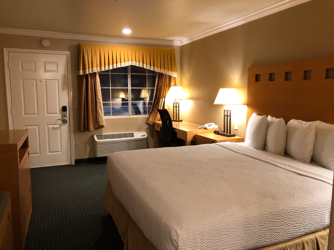 Lake Point Lodge - Clearlake Oaks, CA主图