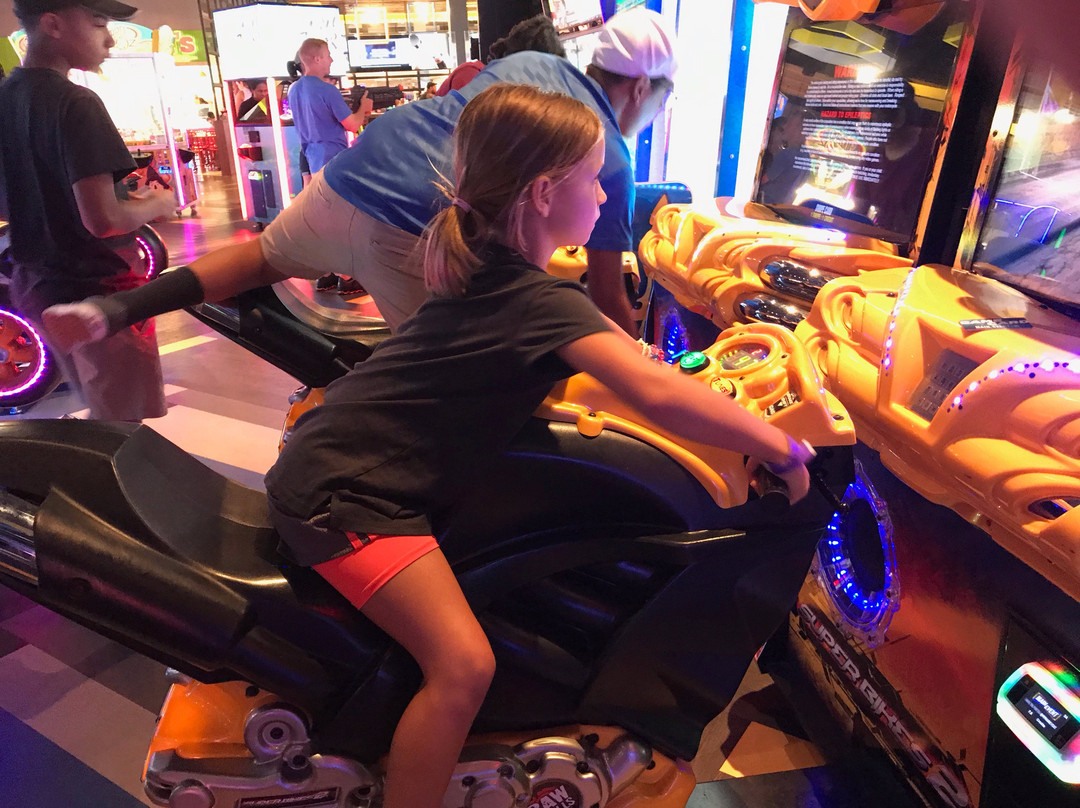 Main Event Entertainment-纽瓦克必去景点