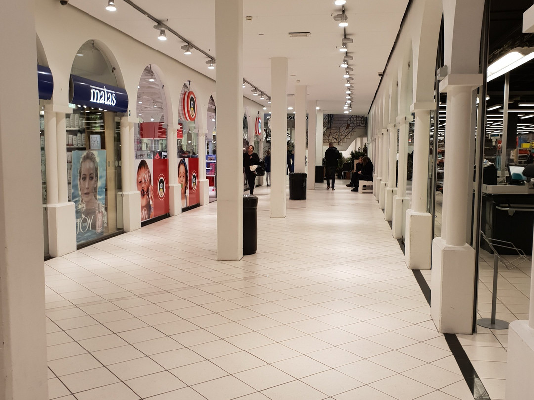 SMS Shopping Center-托沙文必去景点