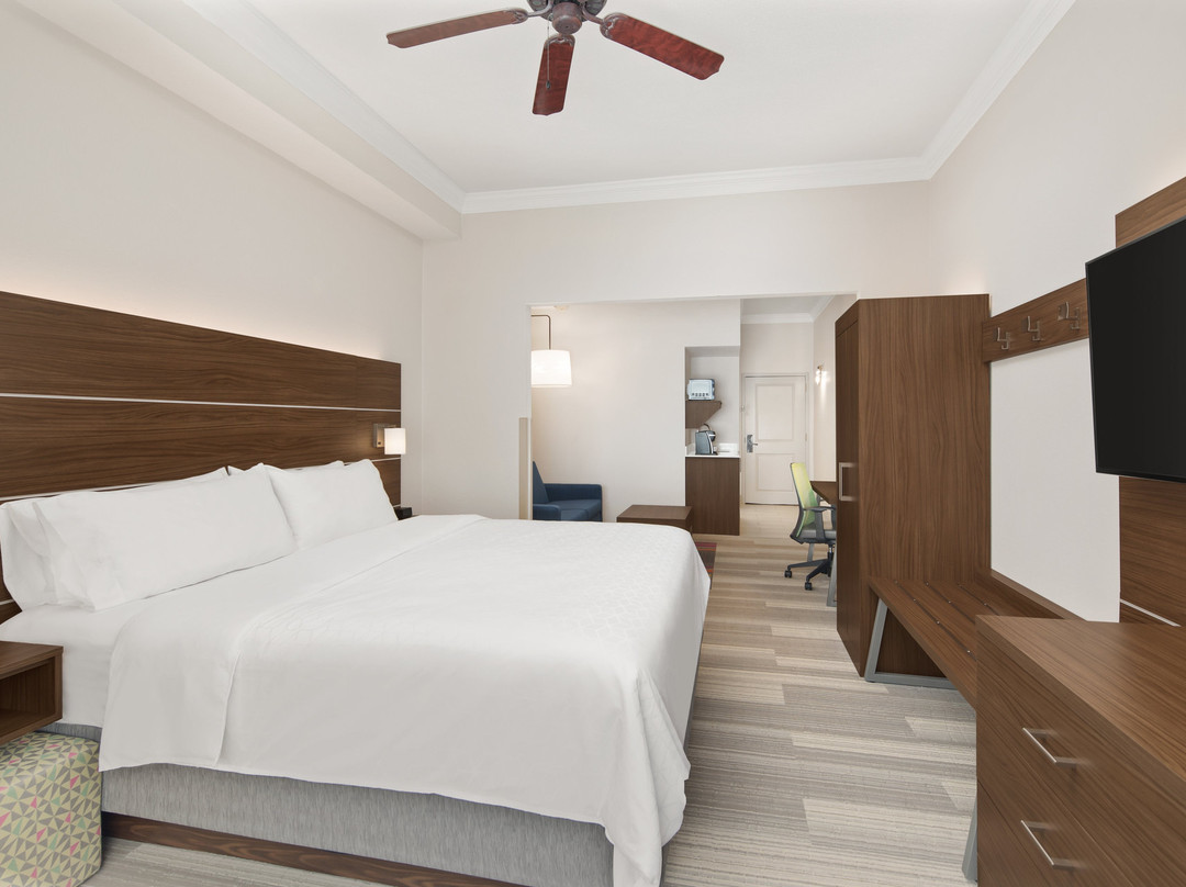 Holiday Inn Express & Suites Byron by IHG主图