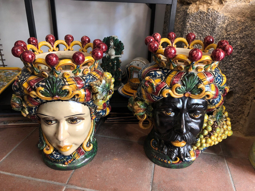 Ceramiche Artistiche Iudici-卡尔塔吉罗内必去景点