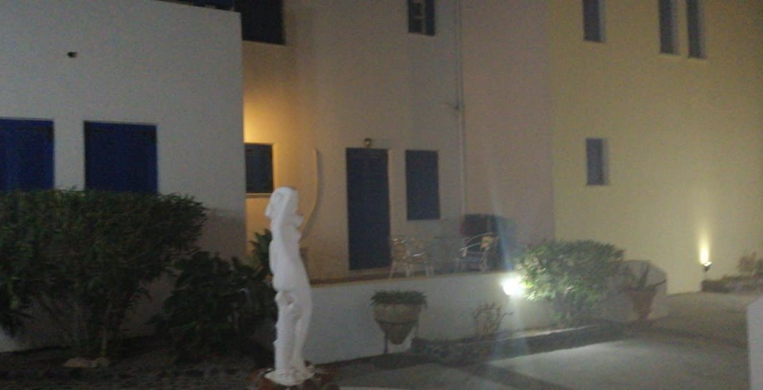 天蝎座海滩酒店主图