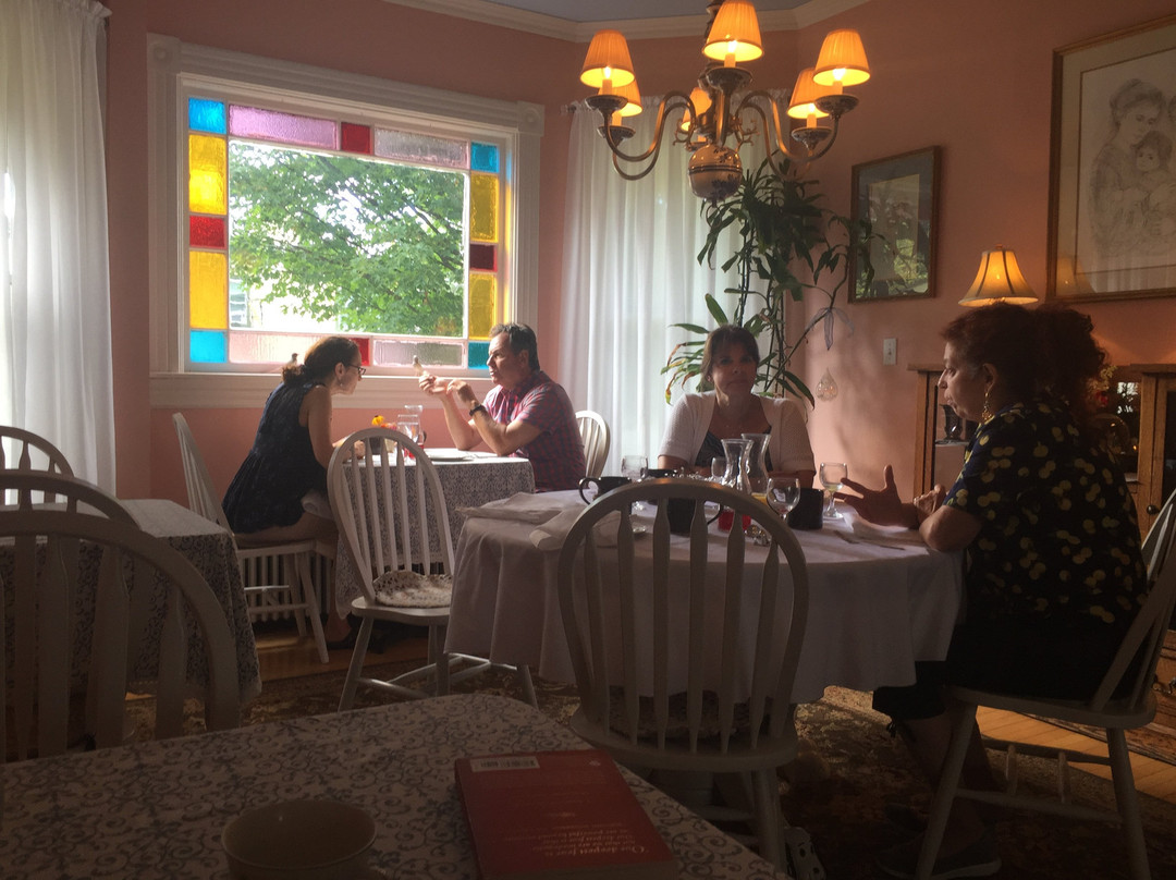 The Bell House Inn主图