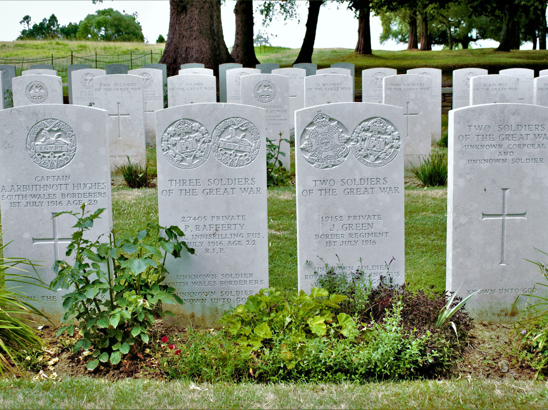 Y Ravine Cemetery景点图片