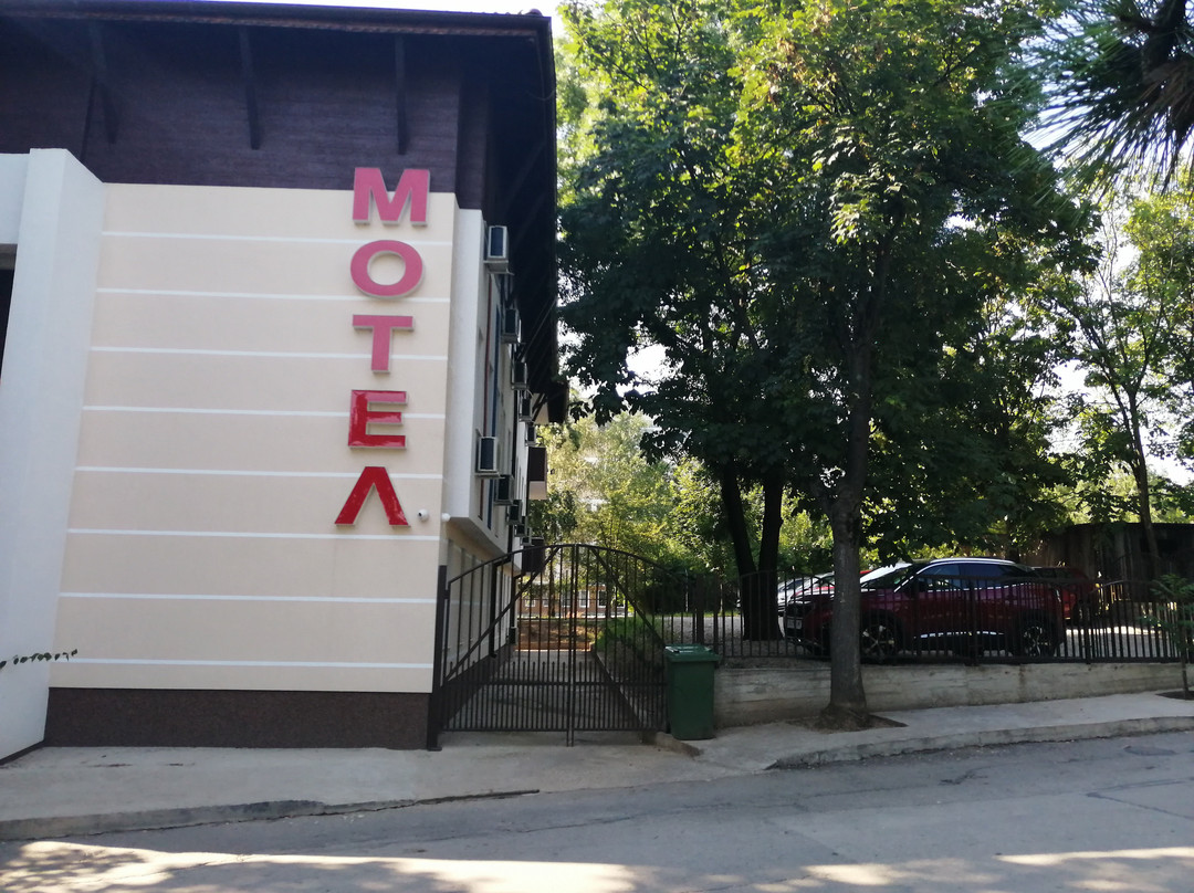 Motel Priyateli主图