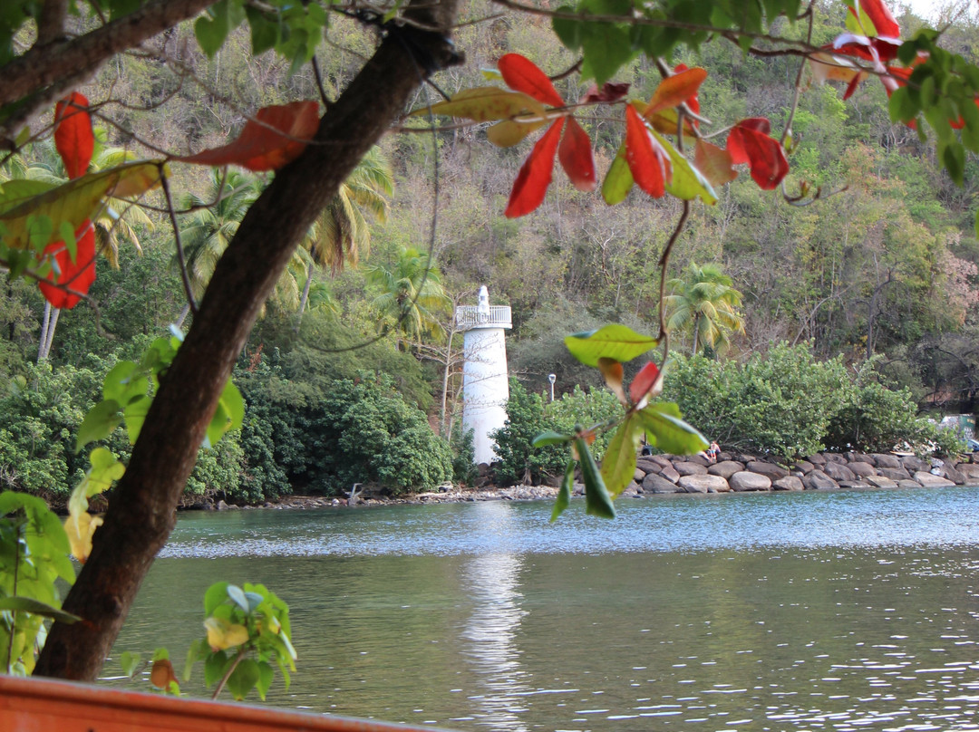 Anse a la Barque-Bouillante必去景点