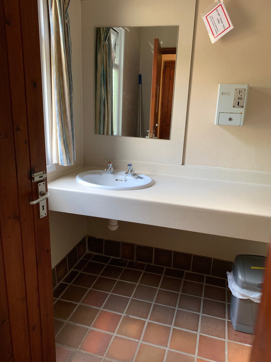 Mill House Caravan Park-浴室