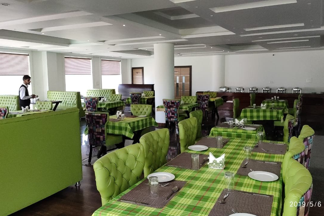 Golden Tulip Kashmir主图