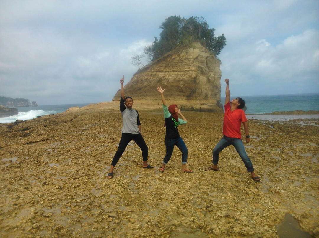 Sanggar Beach景点图片