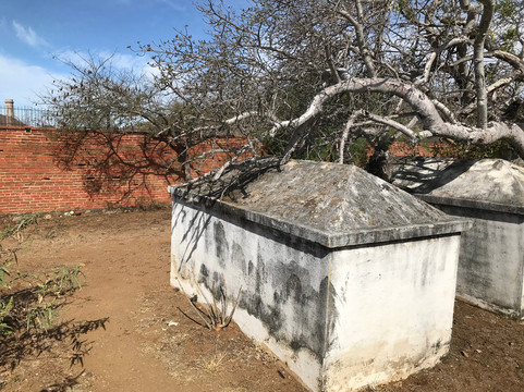 Panteon Ingles-El Triunfo必去景点