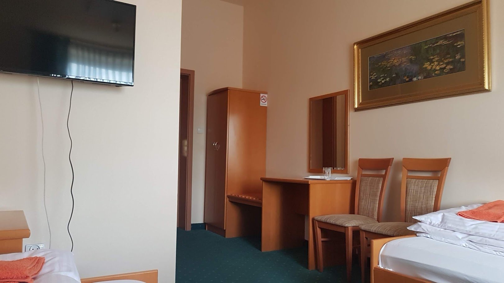 Hotel Korona-官方