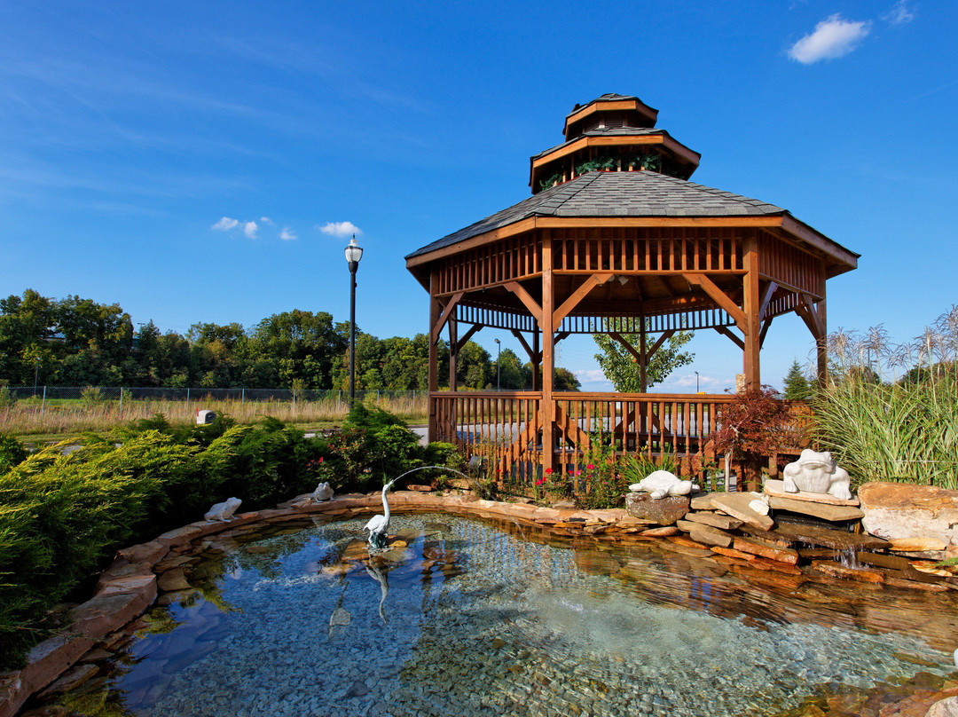 金斯波特梅多维尤I-26快捷假日&套房酒店主图