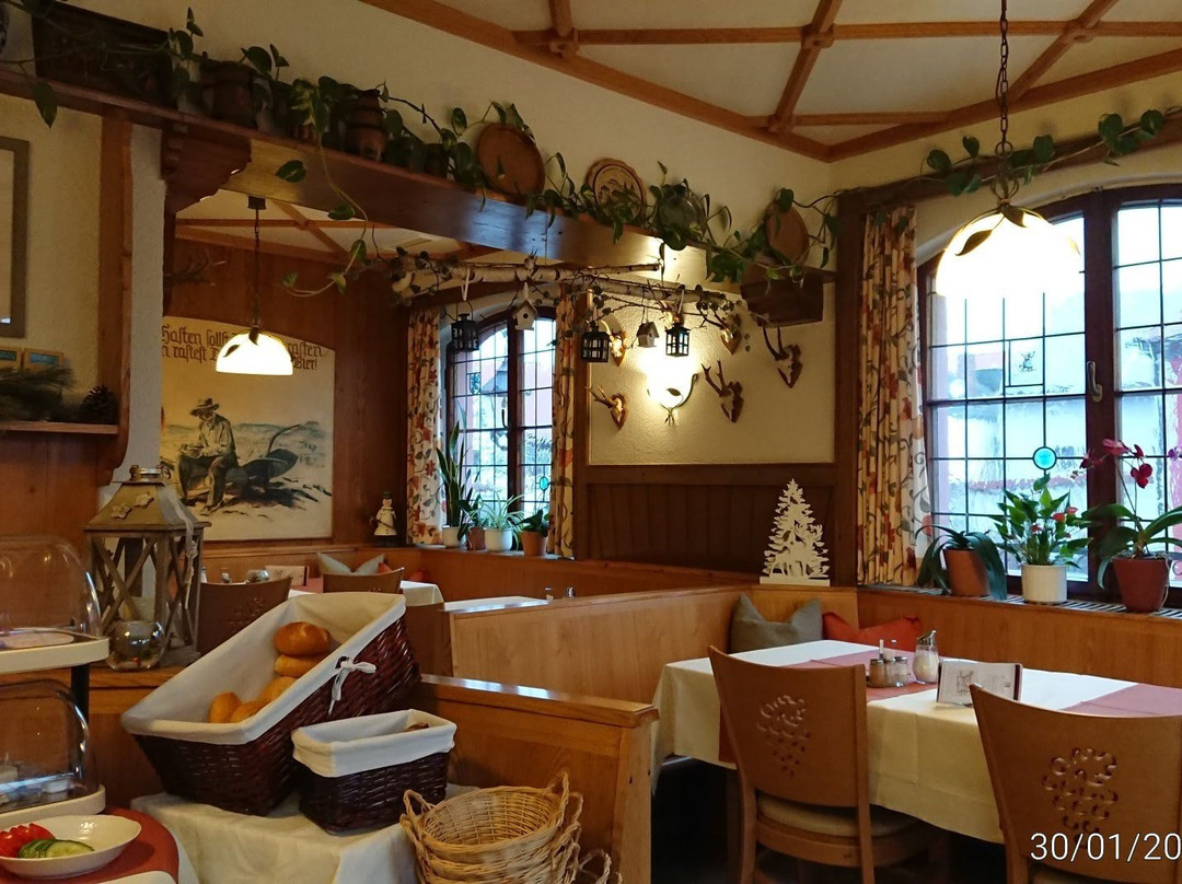 Hotel & Weingut Schwarzer Adler主图