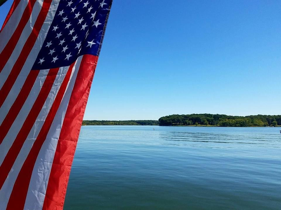 Raccoon Lake Boat Rental景点图片