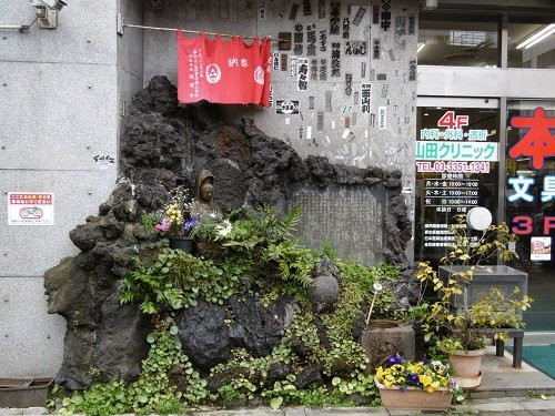 Oiwa Mizukake Kannon-Yotsuya必去景点