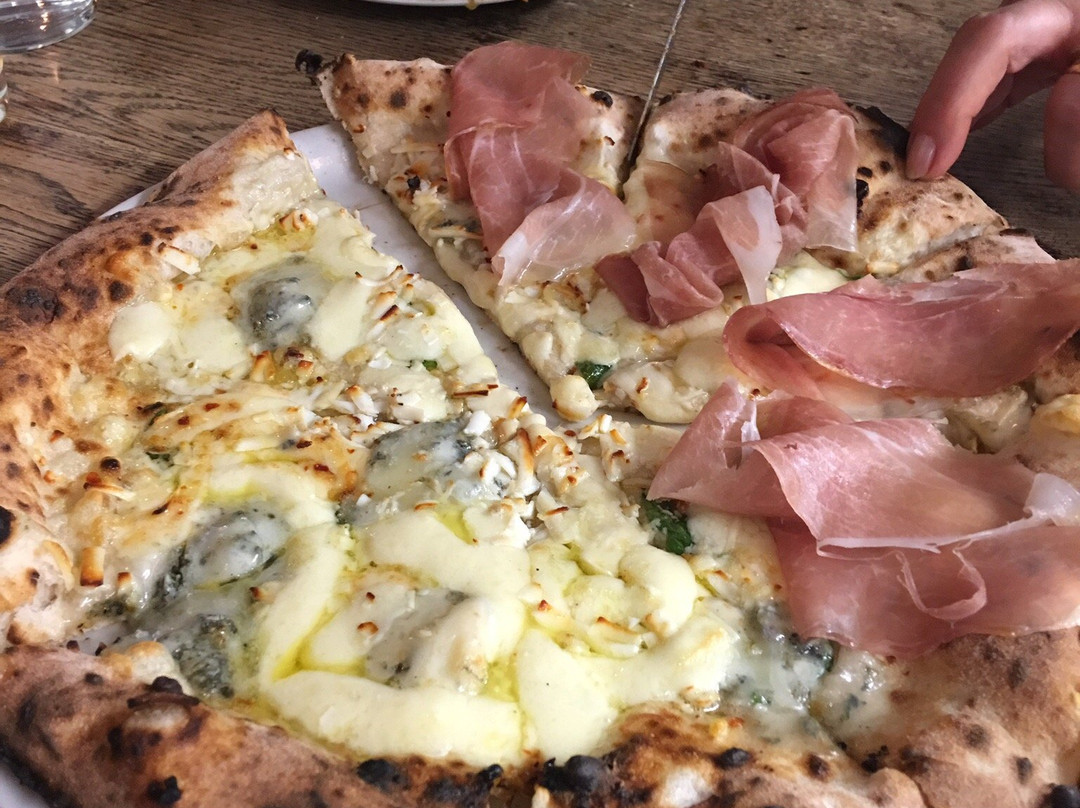 FUTURA Neapolitan Pizza